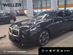 Black sapphire (schwarz) Gebraucht 2025 BMW 520 M Sport Limousine | 50.750 € (Guter Preis)