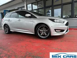 Silber Gebraucht 2018 Ford Focus ST-Line Kombi | 15.470 € (Guter Preis)