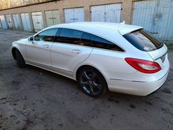 Weiß Gebraucht 2013 Mercedes CLS350 Shooting Brake Kombi | 15.500 €