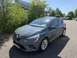 Grau Gebraucht 2021 Renault Clio V Experience Limousine | 19.098 €