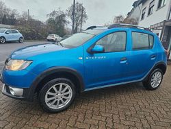 Blau Gebraucht 2012 Dacia Sandero Prestige Limousine | 3.800 € (Etwas zu teuer)