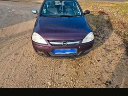 Violet Gebraucht 2006 Opel Corsa Edition Limousine | 900 € (Guter Preis)