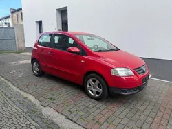 Rot Gebraucht 2010 VW Fox Style Kleinwagen | 3.250 € (Etwas zu teuer)