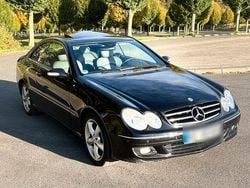Schwarz Gebraucht 2006 Mercedes CLK220 Coupé | 2.500 € (Fairer Preis)