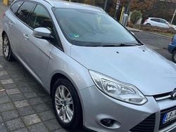 Silber Gebraucht 2011 Ford Focus Titanium Kombi | 3.300 € (Guter Preis)