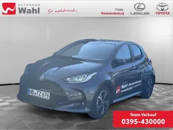 Grau Neu 2025 Toyota Yaris Hybrid Limousine | 25.990 € (Fairer Preis)