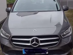 Grau Gebraucht 2022 Mercedes B180 Progressive Van / Kleinbus | 25.900 € (Guter Preis)