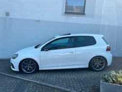 Weiß Gebraucht 2010 VW Golf VI R Kleinwagen | 16.500 €