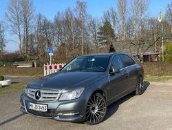 Grau Gebraucht 2011 Mercedes C200 Avantgarde Limousine | 12.900 € (Etwas zu teuer)