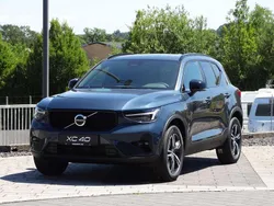 Forest lake / metallic Neu 2025 Volvo XC40 Plus SUV | 45.350 € (Etwas zu teuer)