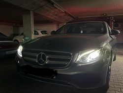 Grau Gebraucht 2018 Mercedes E250 Avantgarde Limousine | 22.000 € (Fairer Preis)