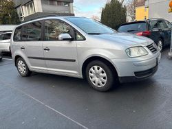 Silber Gebraucht 2004 VW Touran Van / Kleinbus | 2.990 €