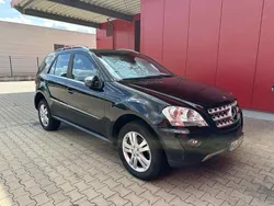 Schwarz Gebraucht 2009 Mercedes ML320 SUV | 10.000 €