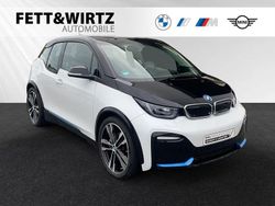Capparisweiß mit akzent bmw i blau Gebraucht 2022 BMW i3 Comfort Edition Kleinwagen | 21.990 € (Fairer Preis)