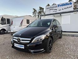 Kosmosschwarz metalliclack Gebraucht 2014 Mercedes 200 Sport Limousine | 12.999 € (Fairer Preis)