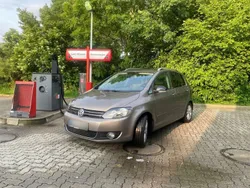 Braun Gebraucht 2012 VW Golf Plus Style Van / Kleinbus | 10.200 € (Etwas zu teuer)