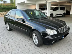 Schwarz Gebraucht 2003 Mercedes C180 Elegance Limousine | 1.600 € (Etwas zu teuer)