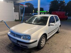 Silber Gebraucht 1999 VW Golf IV Kleinwagen | 2.200 € (Fairer Preis)