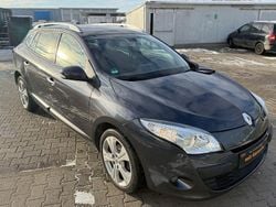 Grau Gebraucht 2012 Renault Mégane III Dynamique Limousine | 5.199 € (Fairer Preis)