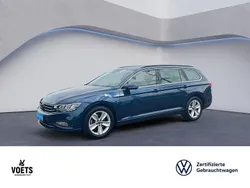 Blau Gebraucht 2023 VW Passat Business Kombi | 29.540 € (Guter Preis)