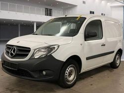 Weiß Gebraucht 2020 Mercedes Citan 109 Van / Kleinbus | 9.486 € (Guter Preis)