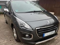 Grau Gebraucht 2014 Peugeot 3008 Allure Kombi | 6.999 € (Etwas zu teuer)