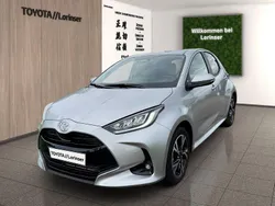 Silber Neu 2025 Toyota Yaris Hybrid Limousine | 28.390 € (Etwas zu teuer)
