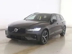 Platinum grey / metallic Gebraucht 2024 Volvo V60 Plus Kombi | 40.890 € (Fairer Preis)