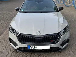 Grau Gebraucht 2021 Skoda Octavia RS Kombi | 29.200 € (Fairer Preis)