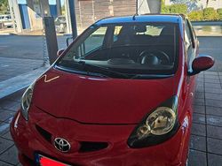 Rot Gebraucht 2008 Toyota Aygo Kleinwagen | 3.500 € (Teuer)