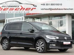 Deep black perleffekt Gebraucht 2017 VW Touran Highline Van / Kleinbus | 22.980 € (Fairer Preis)
