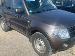 Braun Gebraucht 2010 Mitsubishi Pajero SUV | 10.900 € (Fairer Preis)