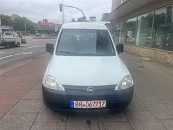 Weiß Gebraucht 2009 Opel Combo Van / Kleinbus | 1.700 € (Fairer Preis)