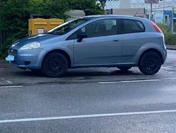 Blau Gebraucht 2009 Fiat Punto Dynamic Kleinwagen | 1.900 € (Etwas zu teuer)