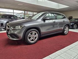 Grau Gebraucht 2020 Mercedes GLA200 SUV | 23.990 € (Guter Preis)