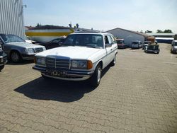 Weiß Gebraucht 1982 Mercedes 300 Limousine | 29.900 €