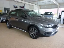 Grau Gebraucht 2021 Fiat Tipo Cross Limousine | 15.985 € (Fairer Preis)