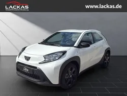 Weiss Gebraucht 2024 Toyota Aygo Business Edition Kleinwagen | 16.990 € (Fairer Preis)