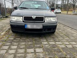Schwarz Gebraucht 2003 Skoda Octavia Ambiente Limousine | 1.200 € (Superpreis)