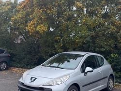 Silber Gebraucht 2009 Peugeot 207 Kleinwagen | 1.200 € (Superpreis)