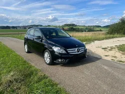 Schwarz Gebraucht 2012 Mercedes B180 Van / Kleinbus | 8.888 € (Fairer Preis)