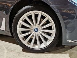 Grau Gebraucht 2017 BMW 740 iPerformance Limousine | 32.500 € (Fairer Preis)