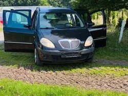 Schwarz Gebraucht 2007 Lancia Musa Van / Kleinbus | 1.900 €