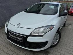 Weiß Gebraucht 2013 Renault Mégane III Authentique Limousine | 6.500 € (Fairer Preis)