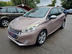 Beige Gebraucht 2012 Peugeot 208 Kleinwagen | 6.800 € (Etwas zu teuer)