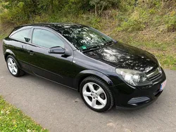Schwarz Gebraucht 2005 Opel Astra GTC Cosmo Coupé | 1.790 € (Fairer Preis)