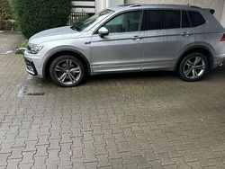 Grau Gebraucht 2021 VW Tiguan R-line SUV | 28.000 € (Etwas zu teuer)