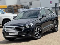 Blau Gebraucht 2019 VW Touareg R-line SUV | 42.900 € (Fairer Preis)