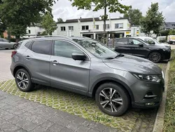 Grau Gebraucht 2019 Nissan Qashqai N-Connecta SUV | 17.500 € (Fairer Preis)