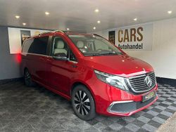 Rot Gebraucht 2022 Mercedes EQV300 Van / Kleinbus | 36.200 € (Guter Preis)